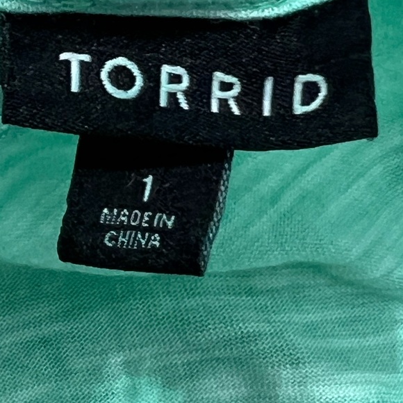 Torrid Off-Shoulder Featherlight Slub Short Sleeve T Shirt green size 1X - Picture 5 of 5